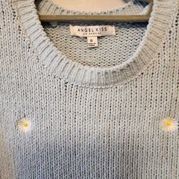 ANGEL KISS BLUE FLORAL SWEATER, LONG SLEEVE, SIZE SMALL, PULLOVER - Picture 2 of 9